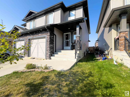 10516 99 St, Morinville