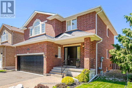 1065 Halliday Avenue, Mississauga Lakeview