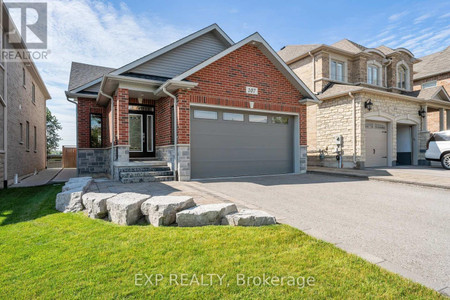 107 Gardiner Drive, Bradford West Gwillimbury