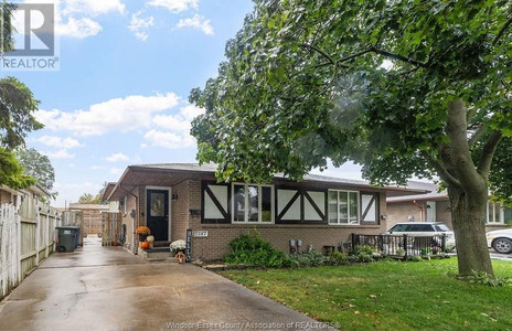 10787 Winslow Drive, Windsor