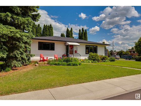 Living room - 10903 46 St Nw Nw, Edmonton, AB T6A1Z1 Photo 1