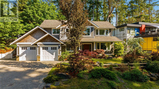 10927 Madrona Dr, North Saanich