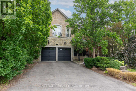 11 Queensberry Crescent, Vaughan Maple