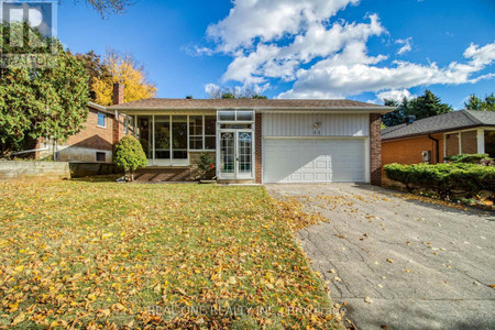 11 Rollingwood Drive, Toronto Hillcrest Village