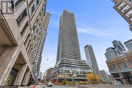 11 Wellesley Street West Street Unit 3906, Toronto