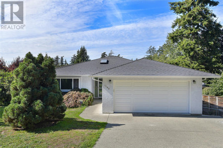 1109 Laburnum Rd, Saanich