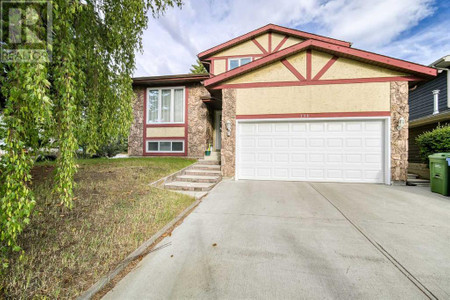 111 Hawkfield Crescent Nw, Calgary