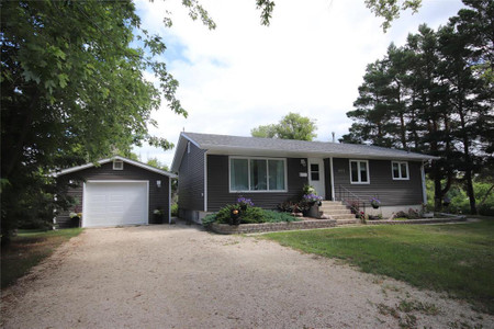 111 Poplar Avenue, Elm Creek