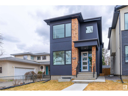 Living room - 11151 71 Av Nw, Edmonton, AB T6G0A3 Photo 1