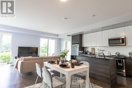 112 210 Sabina Drive, Oakville