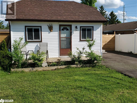 112 Robert Street E, Penetanguishene