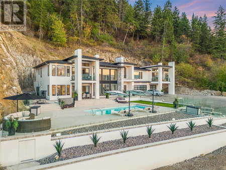 112 Sunset Boulevard, Vernon