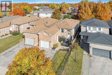 114 Athabaska Road, Barrie Holly