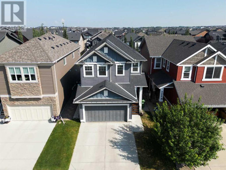 1150 Kings Heights Way Se, Airdrie