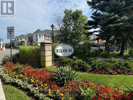 116 18 Clark Avenue W, Vaughan Crestwood Springfarm Yorkhill