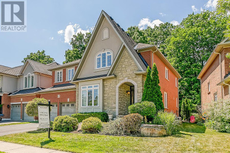 117 Creek Path Avenue, Oakville Bronte West