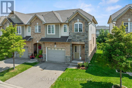 12 40 Dartmouth Gate, Hamilton