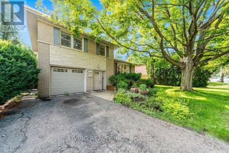 12 Alanadale Avenue, Markham Bullock