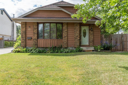 12 Peres Oblats Drive, Winnipeg