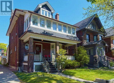 Kitchen - 120 Howard Park Avenue, Toronto, ON M6R1V6 Photo 1