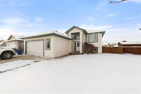 1204 2 Street Ne, Sundre