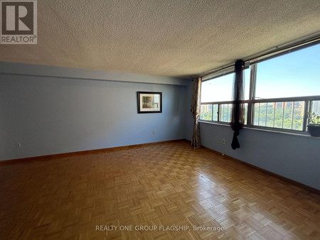 Living room - 1205 10 Tobermory Drive E, Toronto, ON M3N2Y5 Photo 1