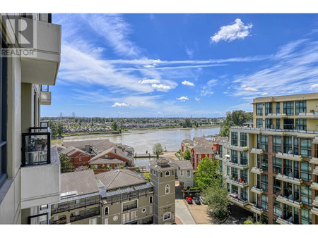 1207 1 Renaissance Square, New Westminster, BC V3M0B6 Photo 1