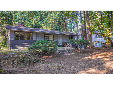 12113 New Mclellan Road, Surrey