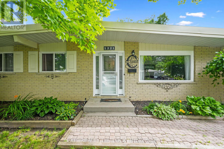 1221 Cabot Street, Peterborough Northcrest