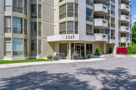 1237 North Shore Boulevard E Unit 401, Burlington