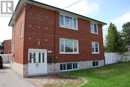 125 Byng Avenue, Oshawa Centennial