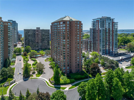 1270 Maple Crossing Boulevard Unit 1702, Burlington