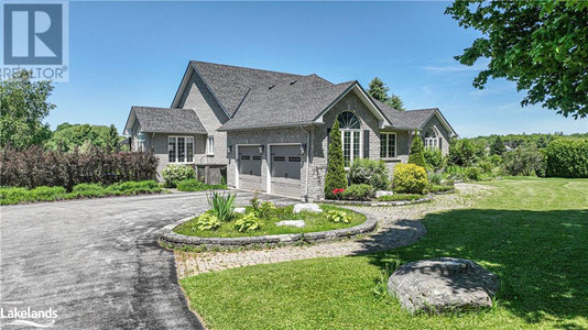 1273 Hawk Ridge Crescent, Severn