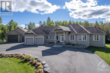 129 Country Carriage Way, Ottawa