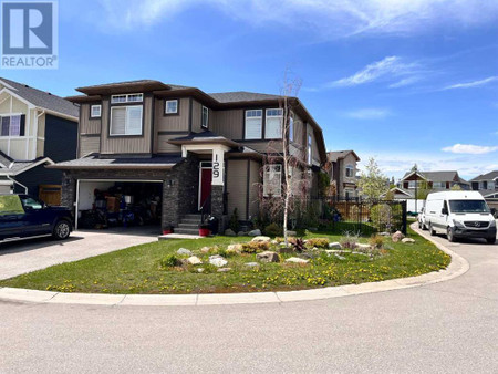 129 Kinniburgh Gardens, Chestermere