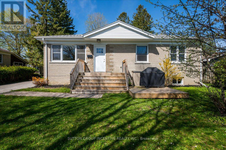 13 Esther Anne Drive, Orillia