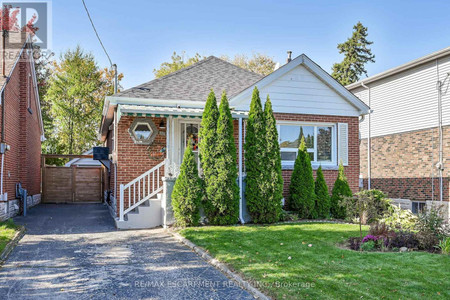 130 Garside Avenue S, Hamilton Bartonville