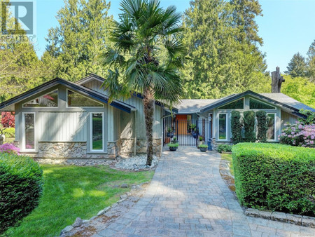 1300 Clayton Rd, North Saanich