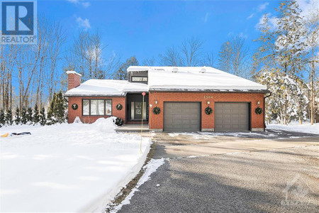 1304 Squire Drive, Manotick