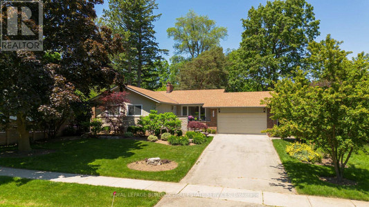 1345 Hixon Street, Oakville Bronte East