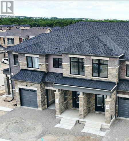 135 Fenchurch Manor, Barrie