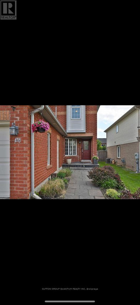 135 Mowat Cres S, Halton Hills