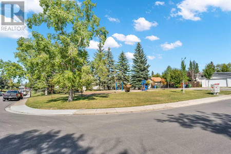 135 Rundleview Drive Ne, Calgary