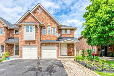 1361 Tobyn Drive, Burlington