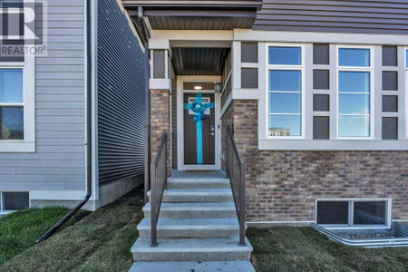 137 Corner Glen Way Ne, Calgary