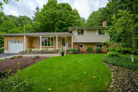 138 Fallingbrook Drive, Ancaster