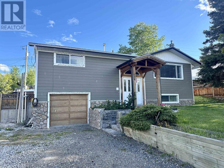 138 W 5th Street, Vanderhoof