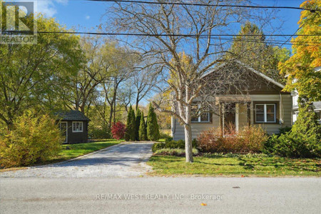 14 Olive Street, East Gwillimbury Holland Landing