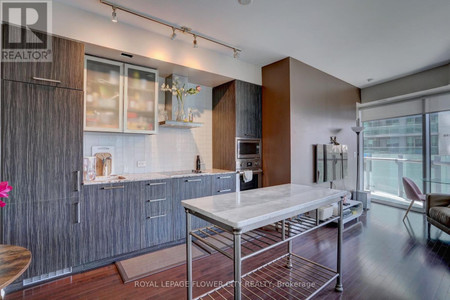 1407 12 York Street, Toronto