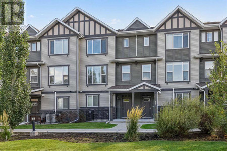 142 New Brighton Se, Calgary